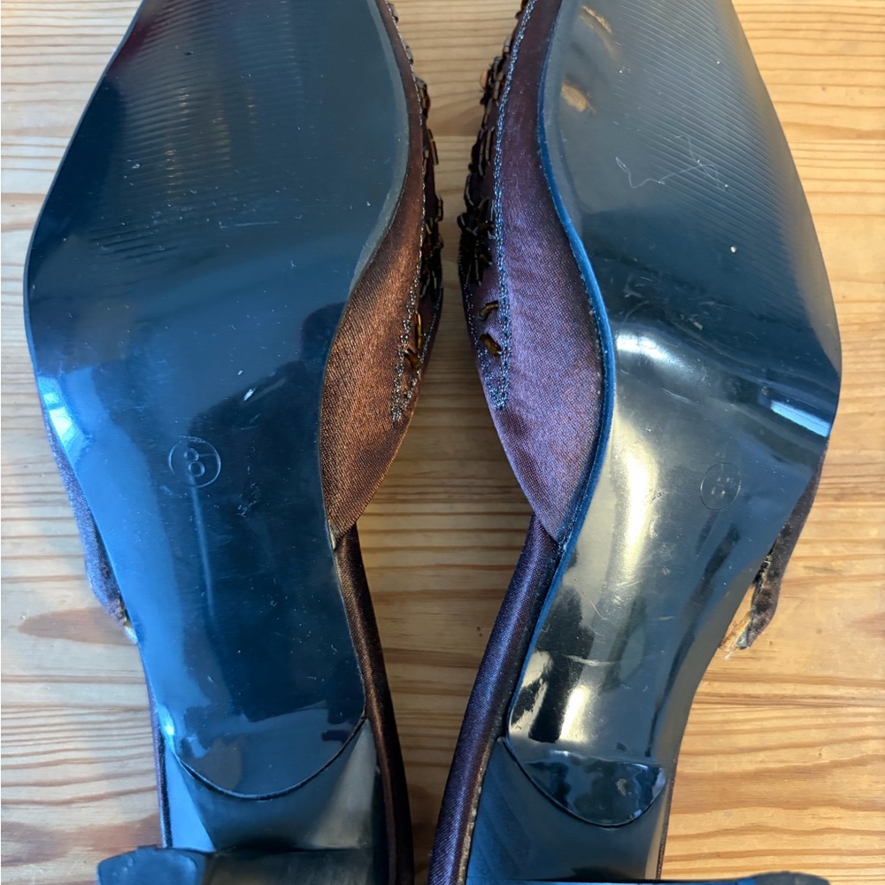 NYC Women's Brown Beaded Pointed Toe Mules Size 8 - Picture 4 of 4